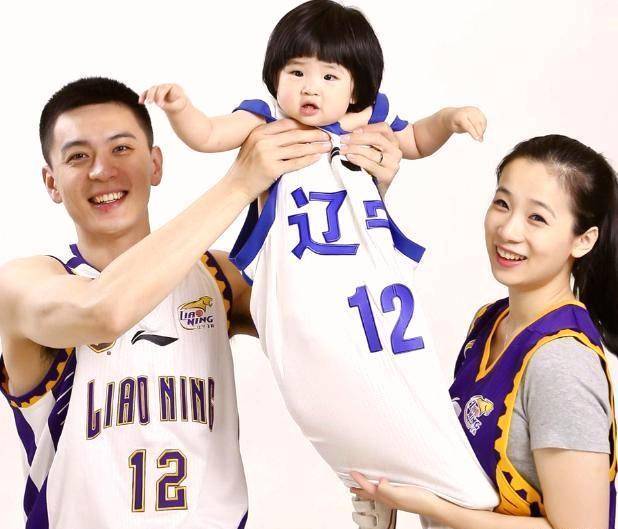 杨鸣老婆是盼盼集团千金,杨鸣老婆是盼盼集团千金么