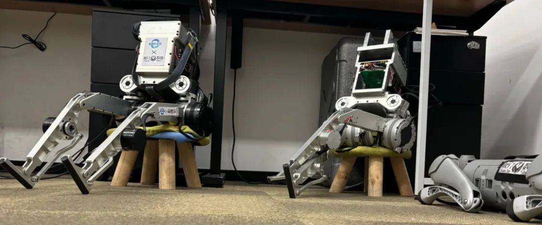 原创
            国内首款开源的人形机器人来了