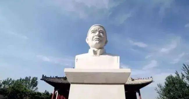 1950年，一部影片轰动一时，却被禁了61年，而他的故事却感天动地