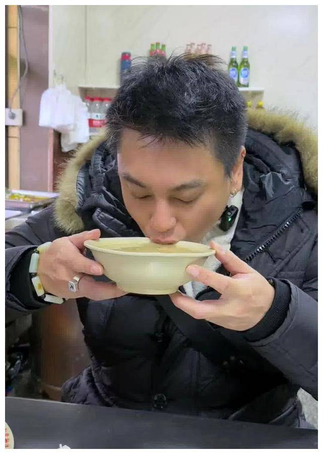 三亿体育官网：济南确当地美食举荐品味正宗美食把子肉和甜沫让人现时一亮(图3)