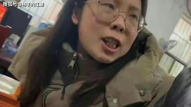 原创湘潭女教师粗暴打骂学生：比她更可怕的，是旁边无动于衷的老师们