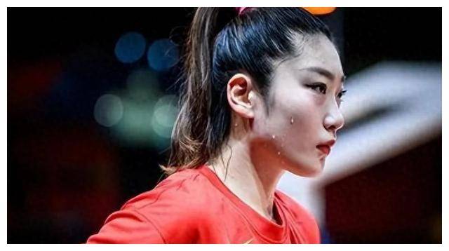 中国女篮受赞！李梦决断官宣，郑薇力挺，姚明支持致力。