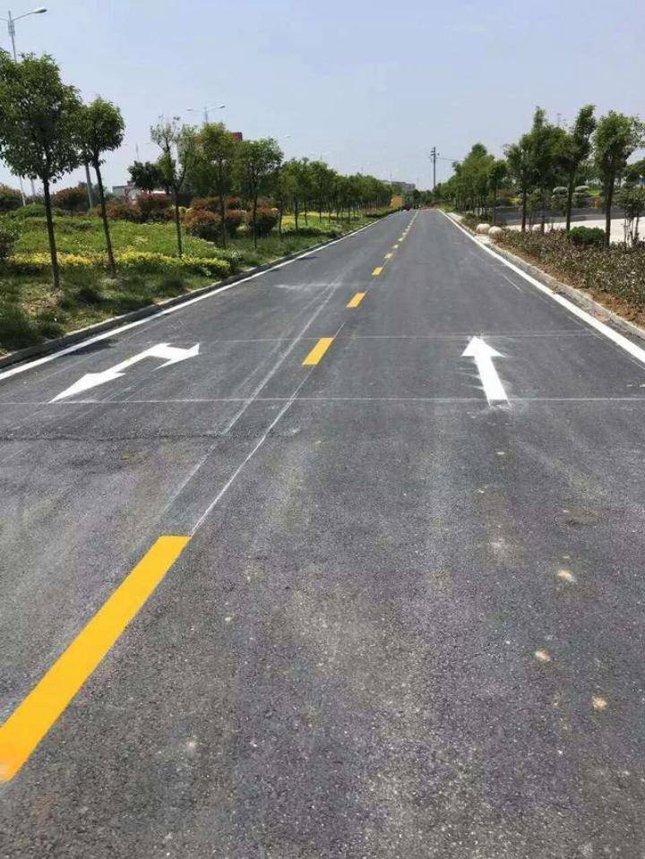 原创
                “单黄线”和“双黄线”有哪些区别?遇到后该怎么走?知道少吃亏 原创
                “单黄线”和“双黄线”有哪些区别?遇到后该怎么走?知道少吃亏