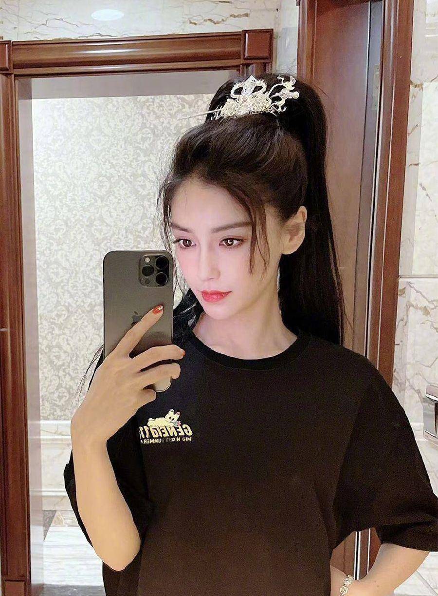 原创杨颖元宵节穿汉服举办生日会，请粉丝吃火锅，晒儿子吃汤圆的照片