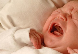 宝宝睡后大汗淋漓，睡眠不安，宝妈别不在意，可能患有脑瘫