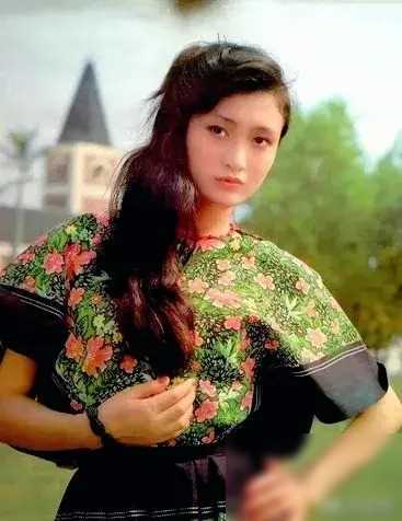 原创最美杨贵妃息影顾家，今57岁状态如姐弟