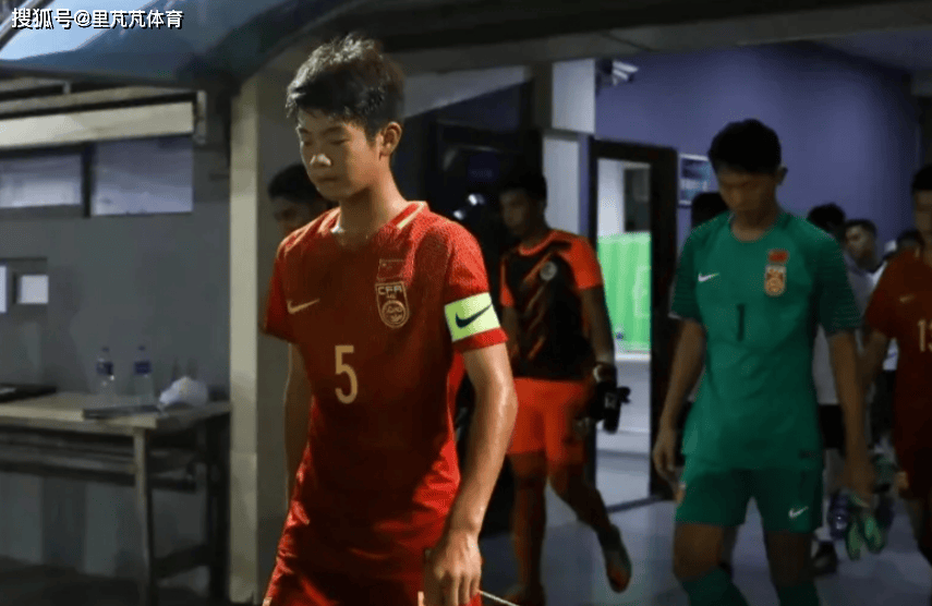 国少U14狂胜日本豪门梯队，15-2打爆对手的背后，是人才的井喷？