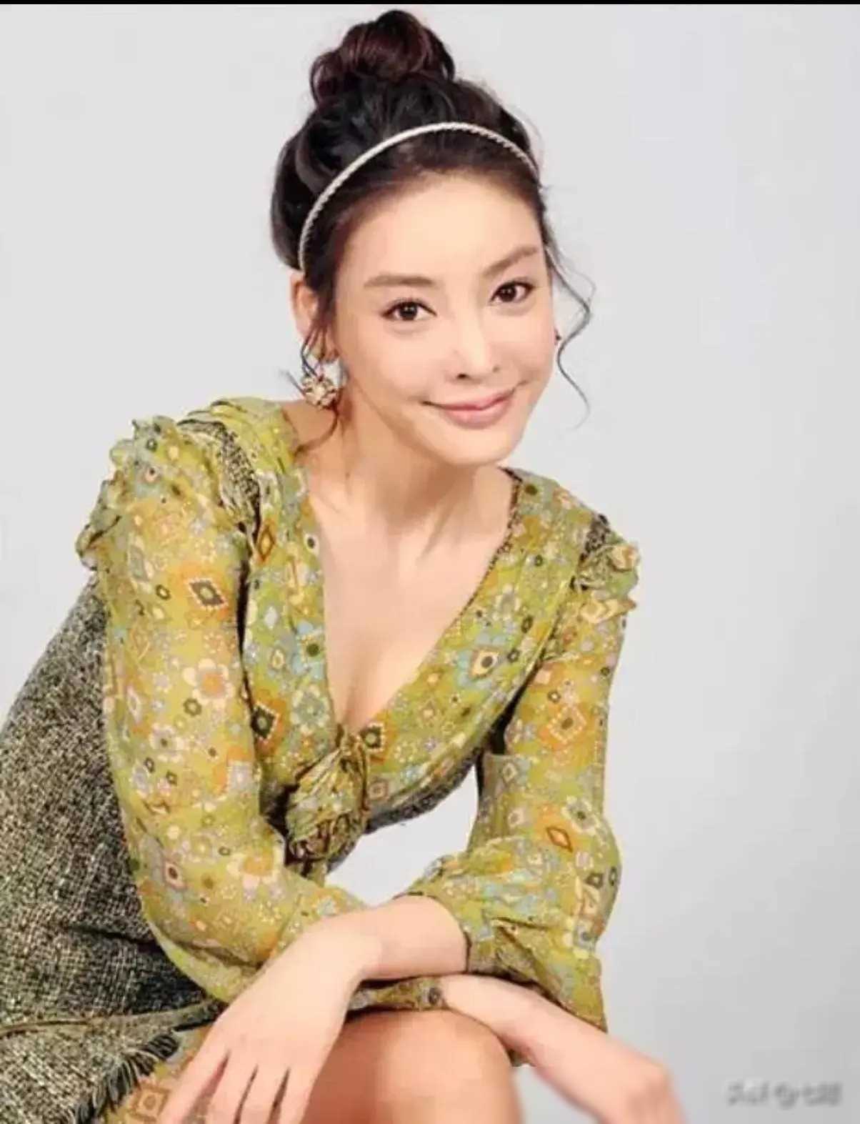 韩国女星李恩珠出席活动疑遭财阀陷害，疑遭塞电动玩具