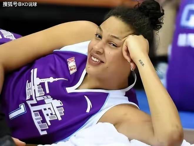 中国女篮如果归化坎贝奇，她将如何融入球队文化？