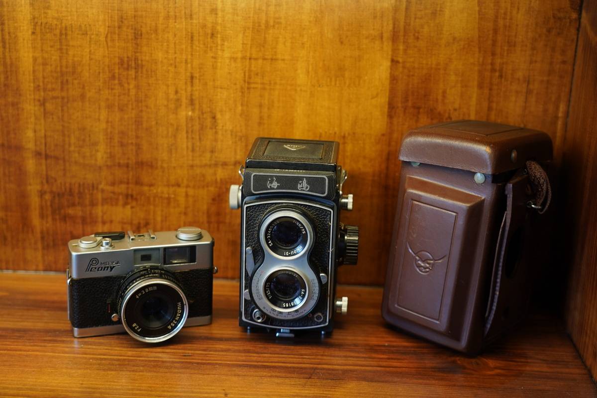 百台老相机赠送（12）：牡丹35A小相机，送给丽江合玥客栈玄子