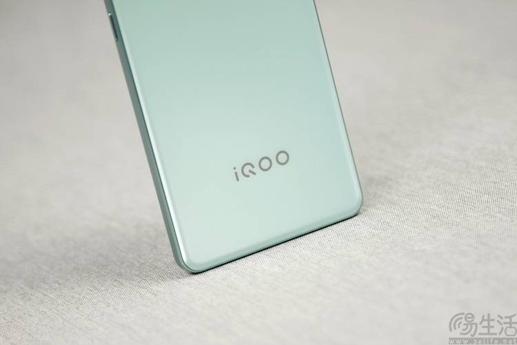 原创极致性能、游戏至上：iQOO Z9 Turbo首发评测