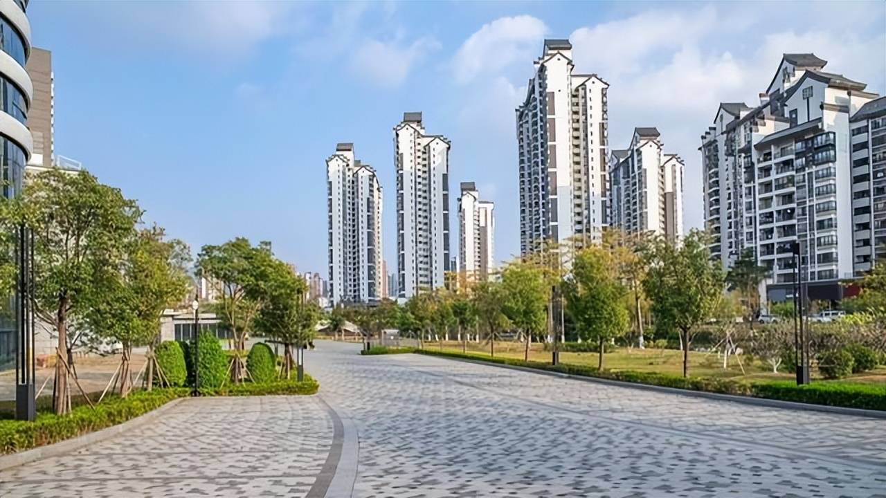 原创2024楼市或将“硬着陆”？高层释放3个“新信号”，2类人要留意了