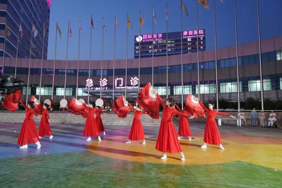 国际医学直播首秀超万人观看,点赞24.8万-国际医学股吧