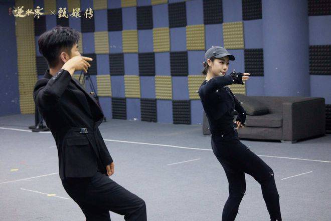 12年后尺度全开，温太医再次复刻《惊鸿舞》，竟比甄嬛跳的还绝！