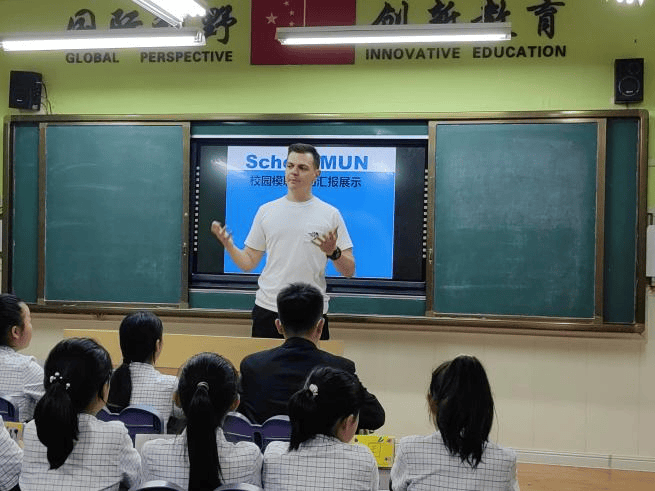 草原全媒:澳门天天彩资料大全那些是天肖?-“梦幻景泰蓝”夜场文化季开幕，从7月6日持续至8月31日