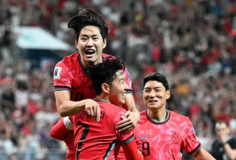 国足0-1韩国，2大巨星评价两极！李刚仁盛赞国足，反观孙兴慜？
