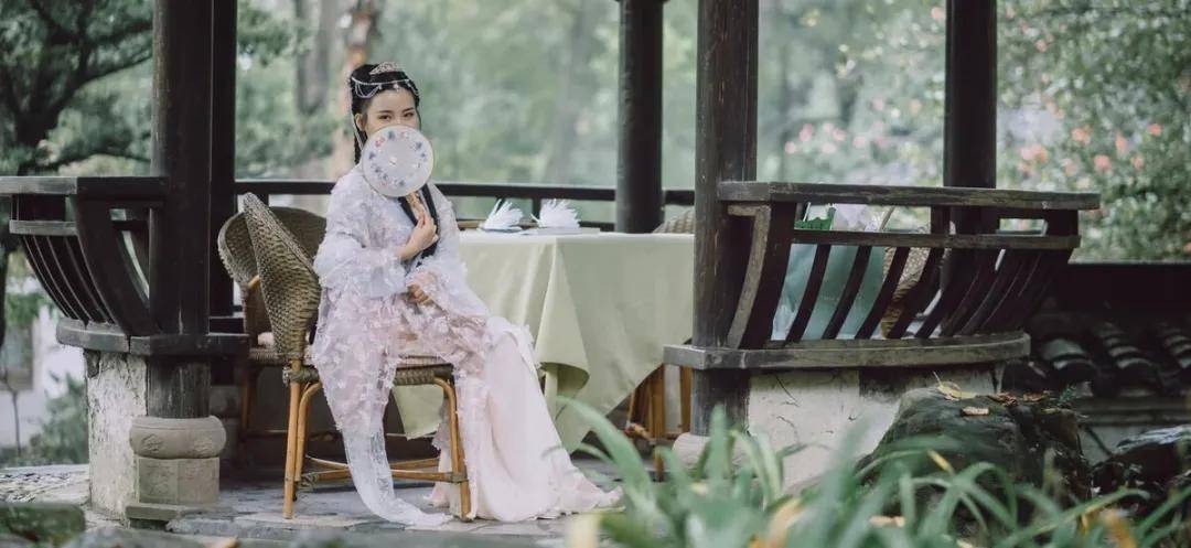 〖千家诗词周会·第29期〗醉意三分不须解，心头江水起波澜