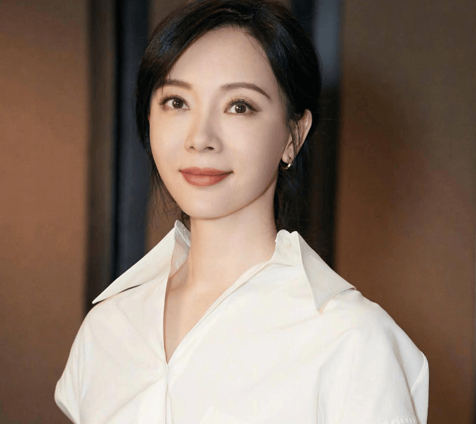 中国最干净的10位女星，不傍富豪、不滥情、个个清白干净