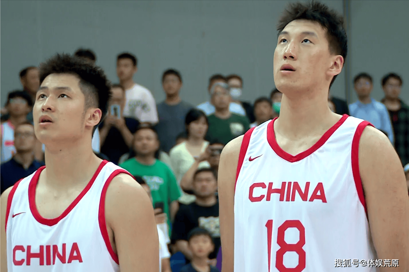 中国男篮2人被赞，杜润旺9中1，最高仅13分被外援打爆