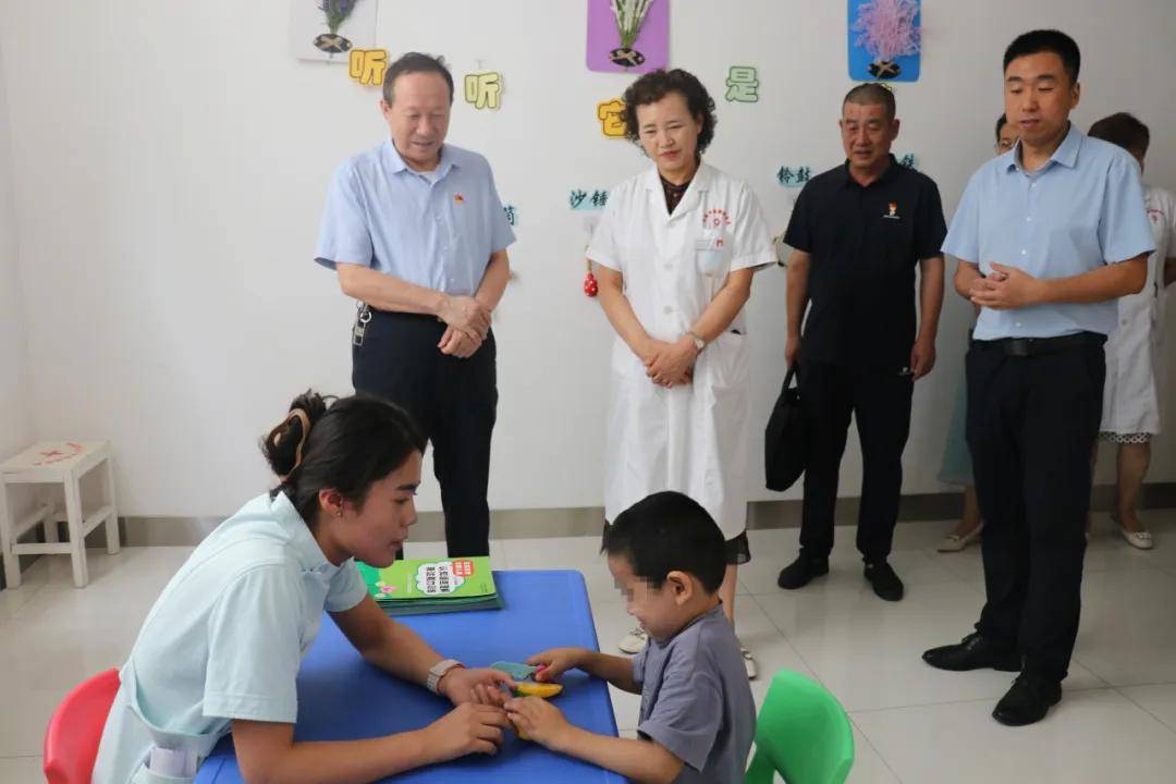 玛纳斯县残联党组副书记、理事长陈德权一行到新疆长安中医脑病医院参观交流