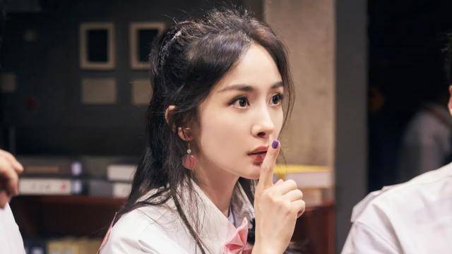 原创杨幂旧照曝光，看到她以前的照片，网友：有没有整容一目了然