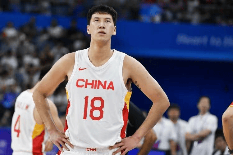 破防了！亚洲小弟掀翻世界第6了，中国男篮还在给澳大利亚当玩物