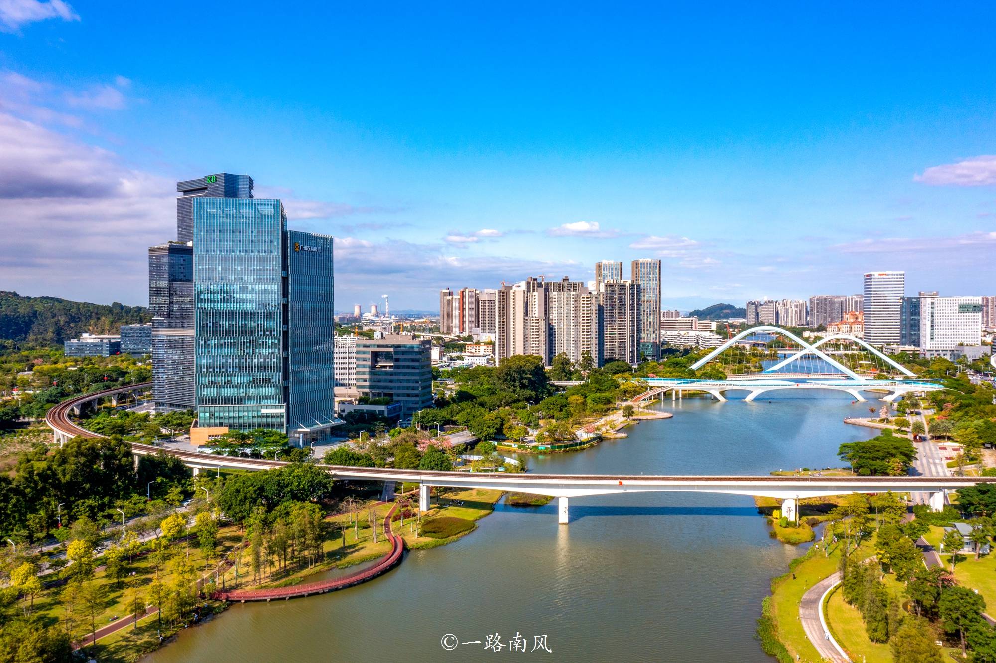 江西日报:澳门平特一肖100-城市：御风而行！骑行运动配套定义幸福新城市  第5张