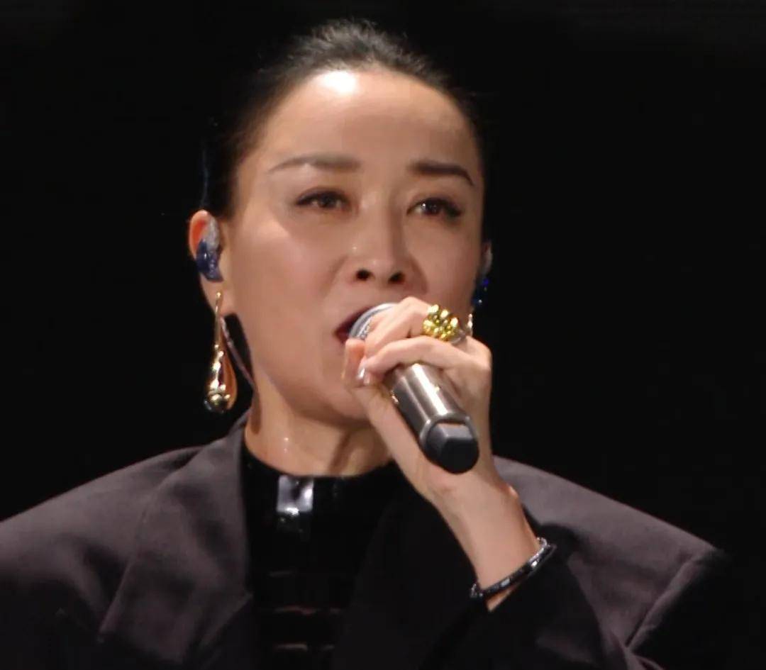 芒果青春夜明星状态:那英额头瞩目,尚雯婕脸肿,郑云龙好瘦-2024年芒果青春夜节目单