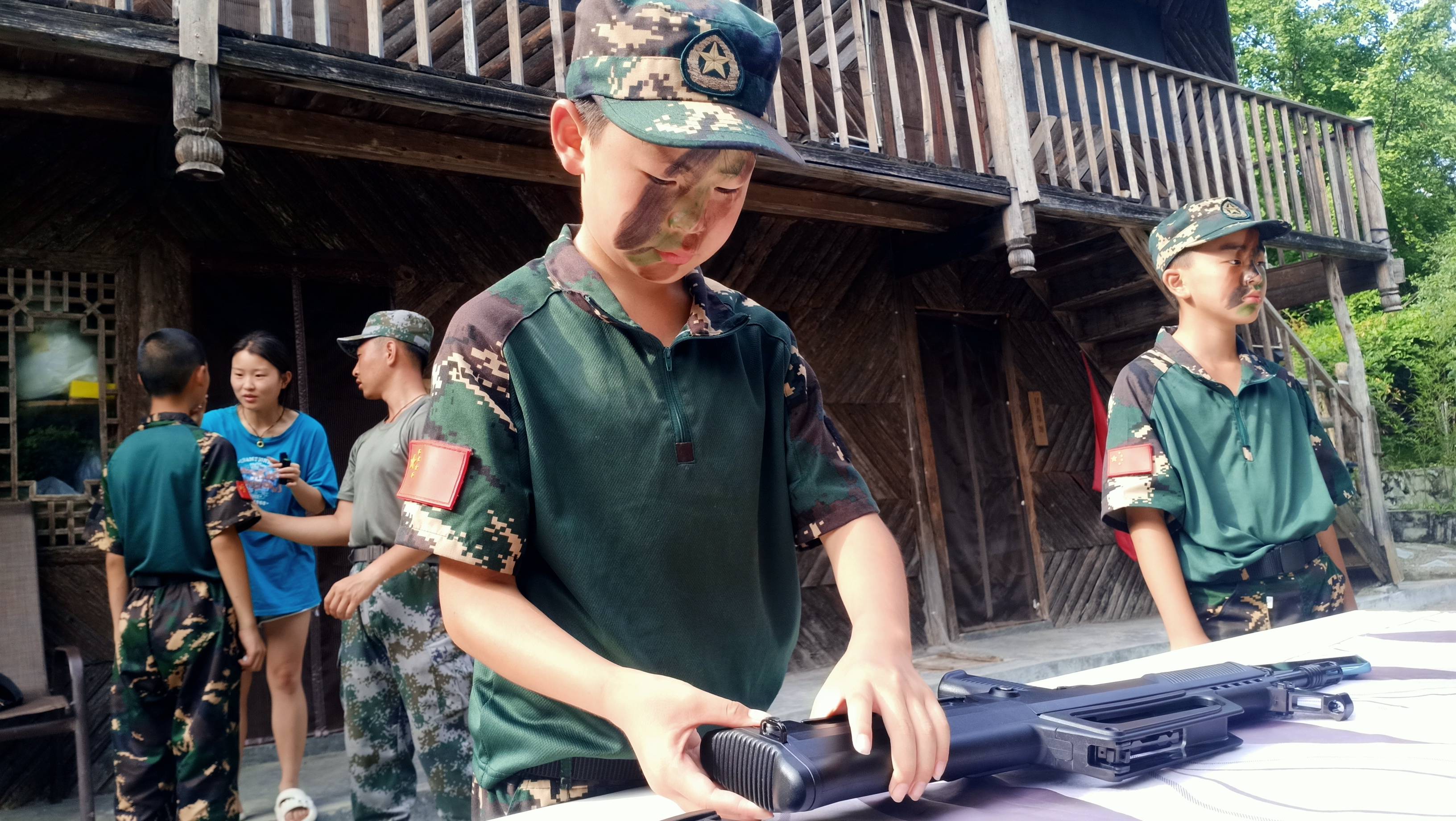 海南日报:澳门六开彩资料免费大全今天-引发大规模冲突，伊朗终于表态了！以色列空军深夜轰炸伊朗军事基地