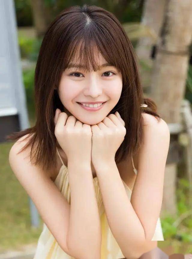 原创这谁顶得住!浅仓唯饱满身材展现,美貌与性感完美融合!
