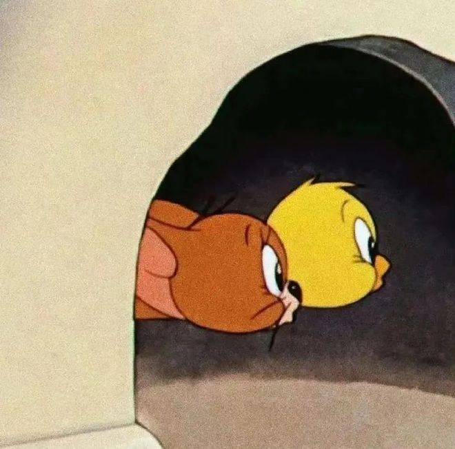 00后的工牌有种淡淡的疯感!网友:在公司耍大牌了,耍的工牌!-00后女企业家