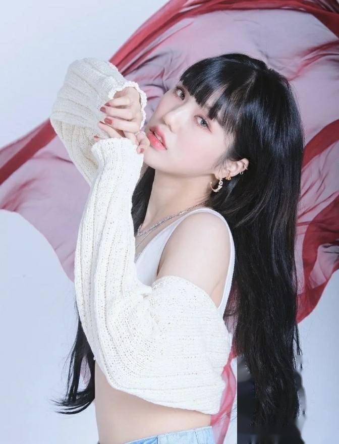 「这颜值逆天!39岁金美贤,魔鬼身材+天使面孔,女神范儿十足,这谁顶得住!」