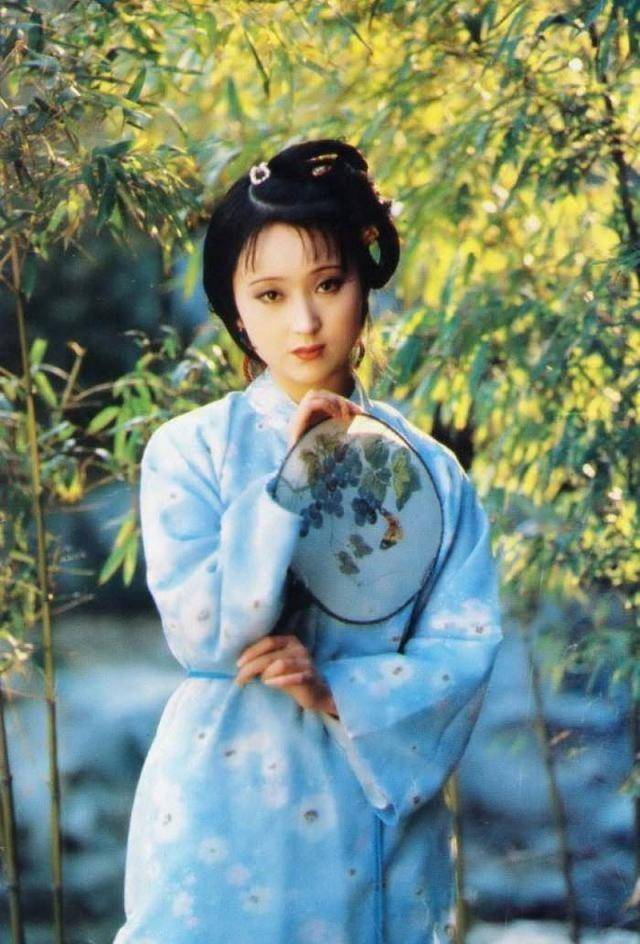 陈晓旭生命最后：患癌后拒绝就医，抛下亿万家产，与丈夫一同出家