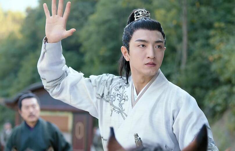 原创长相磕碜别硬吹男神，这8位“中国式”美男，打了多少小鲜肉的脸