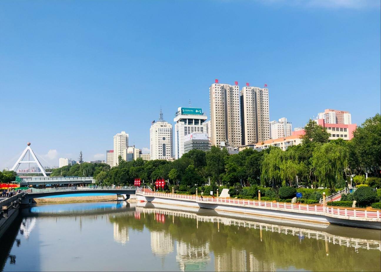 西宁:中国夏都。