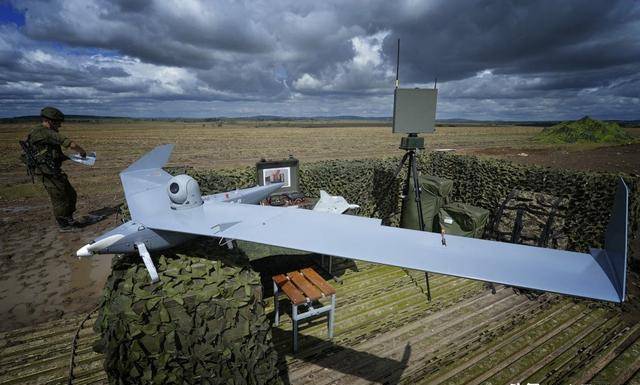 俄防长透露内幕，俄军无人机产量，瞬间骤增 16.8 倍，谁在幕后伸出援手？_俄罗斯_技术_领域