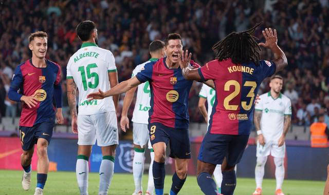 “西班牙足球甲级联赛西甲积分榜更新：巴萨独