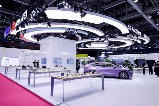 2024中国移动全球合作伙伴大会开幕，华为终端携众多新技术惊艳现场