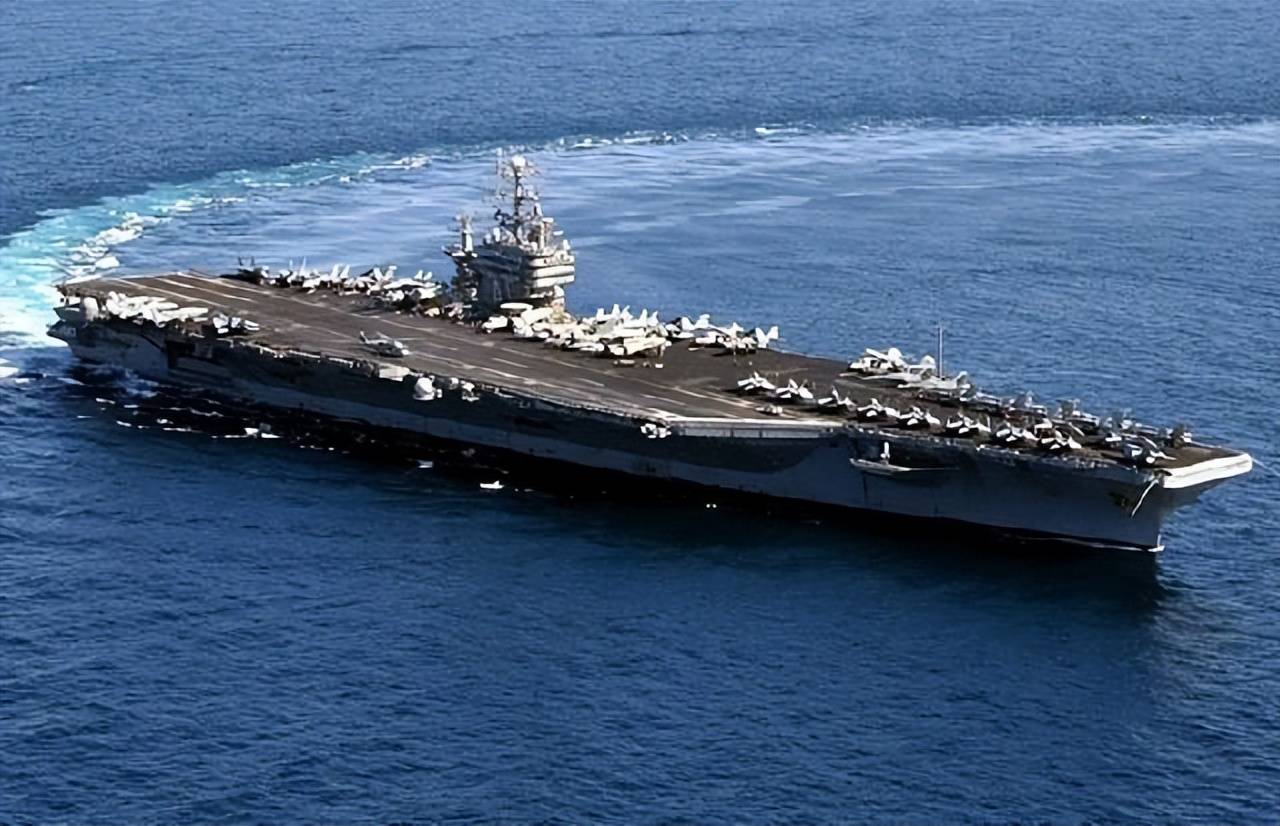 这才是全球最先进的航母,战力达辽宁舰6倍,而美军却笑不出 这才是全球最先进的航母,战力达辽宁舰6倍,而美军却笑不出