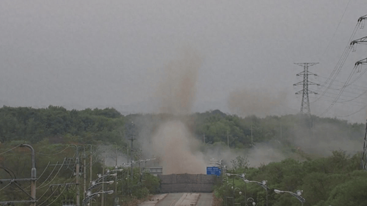 大战一夜打响？韩国突然开火，中方紧急发声喊停，普京突然下场