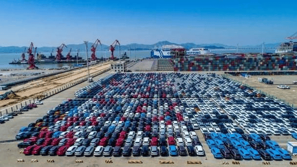 马克龙担忧的事情来了？中国订单火速转移，法国急得跳脚也没用