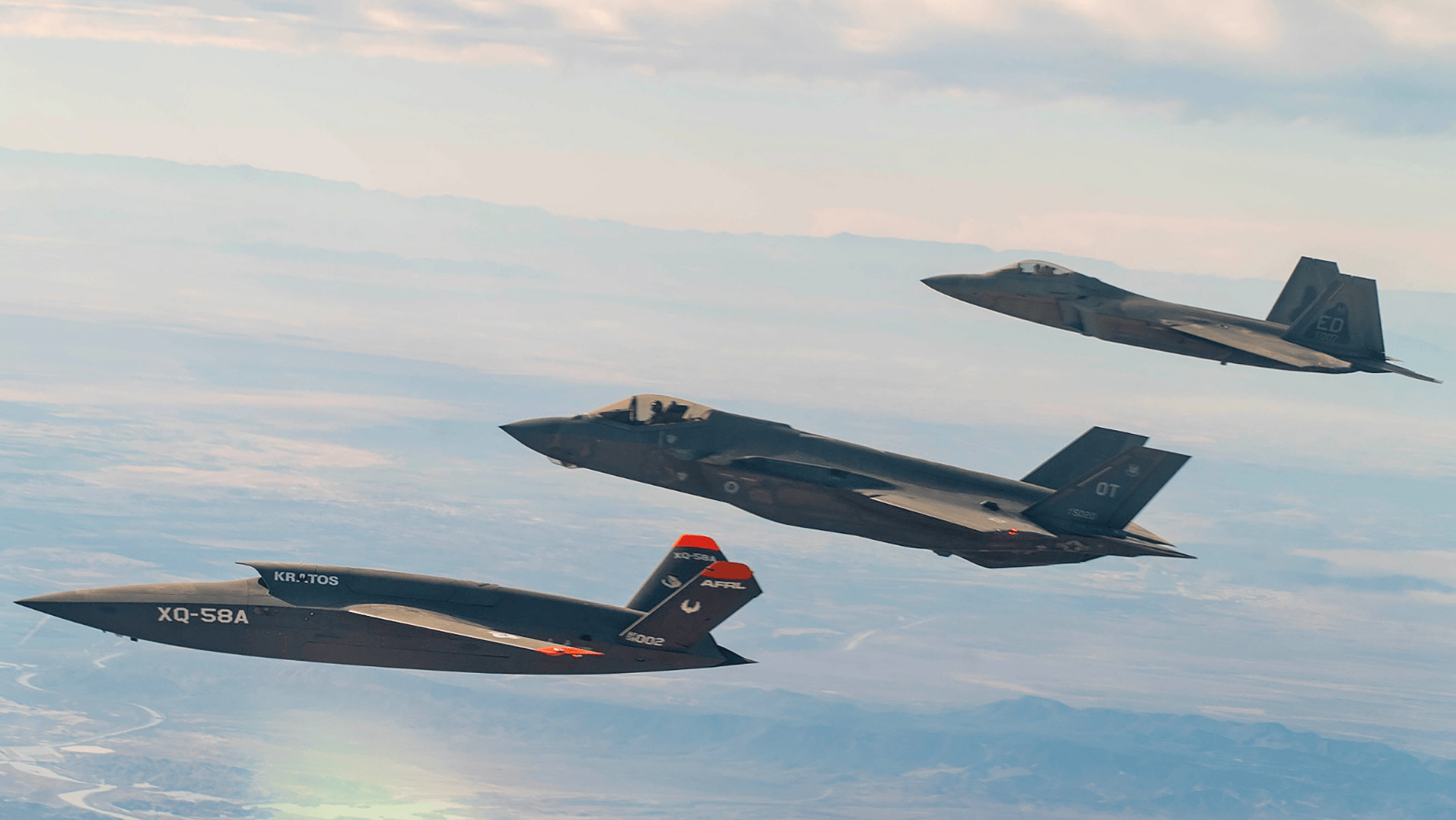 歼20战机被日本F-35锁定，驾驶员毫无察觉？其实是一场乌龙事件