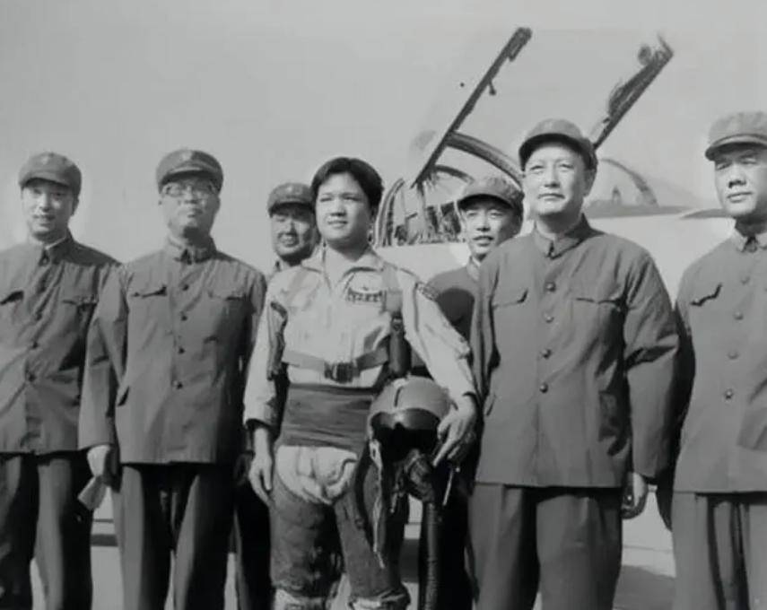 原创
台湾空军少校黄植诚,驾美式最新型百万战机回归大陆,结局怎么样(图6) 原创
台湾空军少校黄植诚,驾美式最新型百万战机回归大陆,结局怎么样(图6)