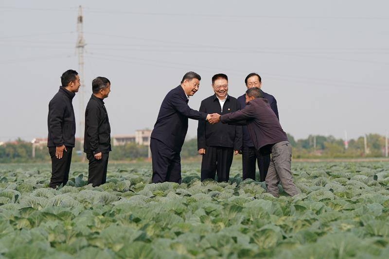 坚实的步伐丨“老百姓的事情是最重要的事情” 坚实的步伐丨“老百姓的事情是最重要的事情”