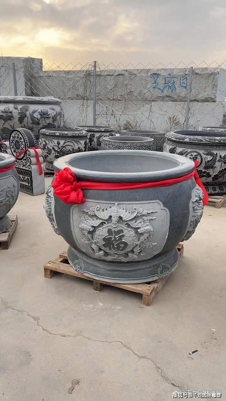 复古风来袭,花岗岩鱼缸成为中式庭院新元素(图7) 复古风来袭,花岗岩鱼缸成为中式庭院新元素(图7)