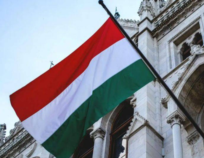 拜登对匈牙利部长下手，我们更该对拜登下手，也宣布制裁拜登