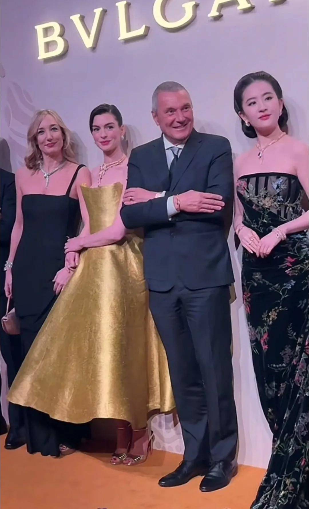 ����Ʊ������״̬,37����������,������վ���۷�����ɽ��