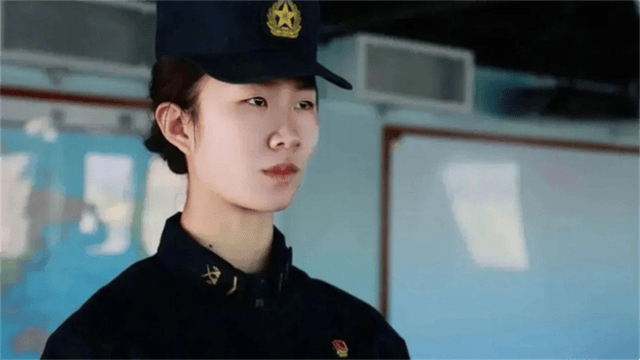 一句話(huà)，“干就完了”！055單挑匹馬，與2艘外艦海上拼刺刀