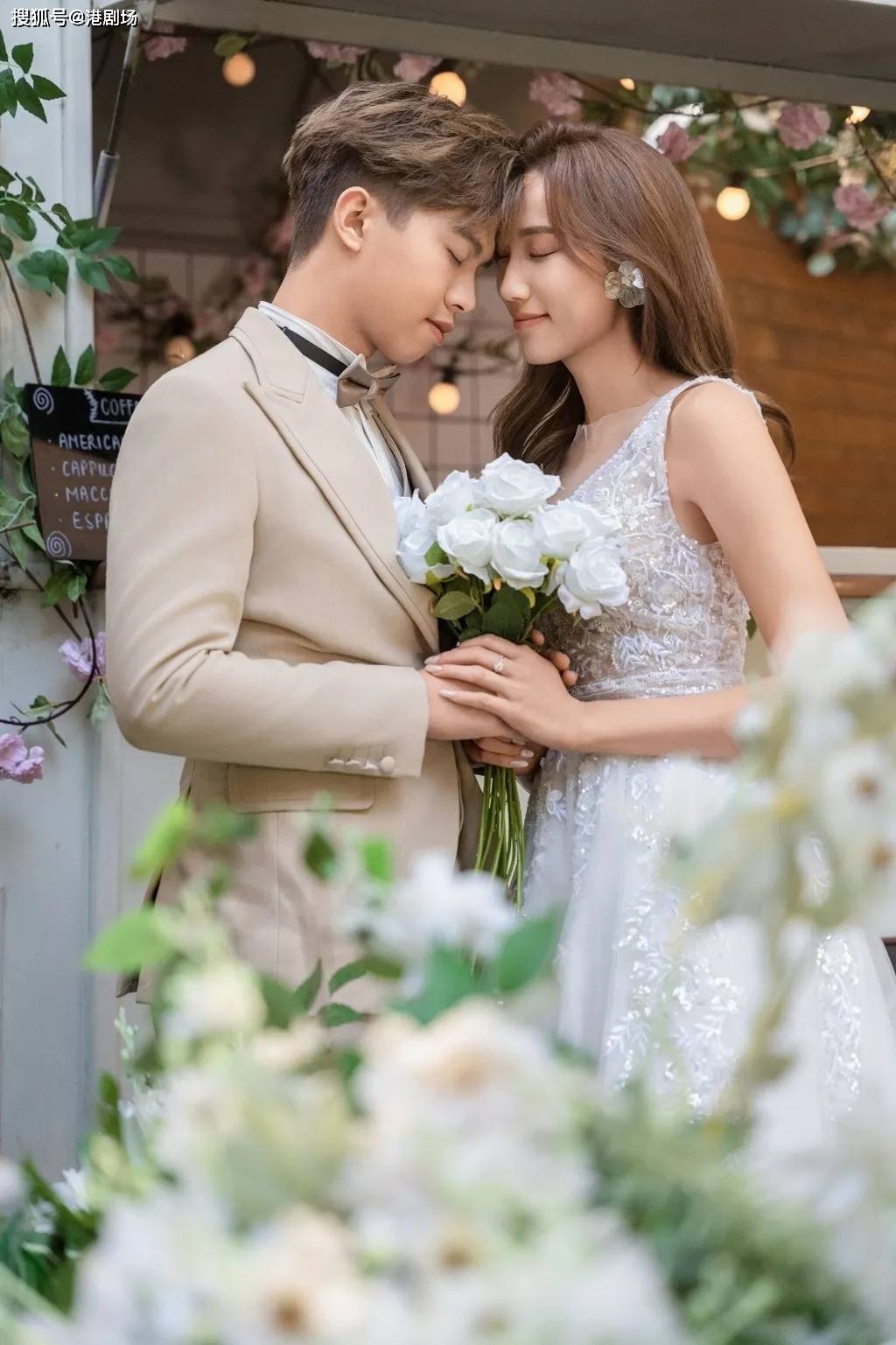TVB东张女神绝密婚纱照曝光分享与未婚夫相识经过两人不着急生育(图2)