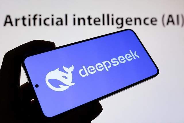 原创             虚伪的美国人：一边指责Deepseek抄袭，一边使用，一边围剿